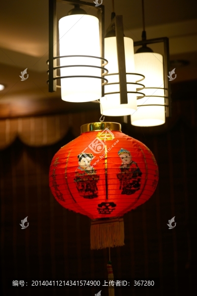 吊燈與紅燈籠