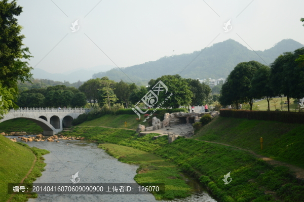 公園小河