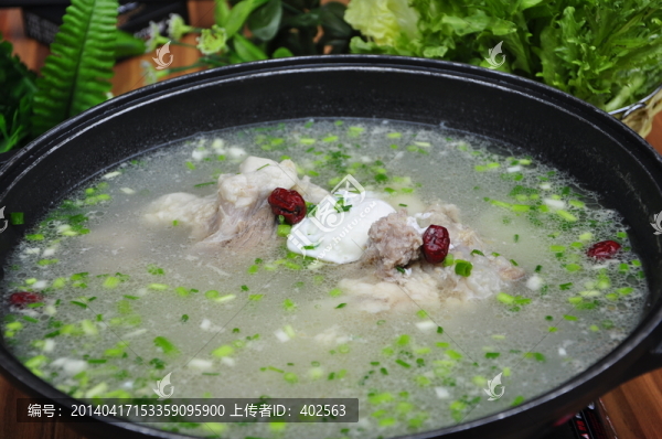 砂鍋骨湯涮野菜