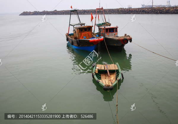 停泊船只