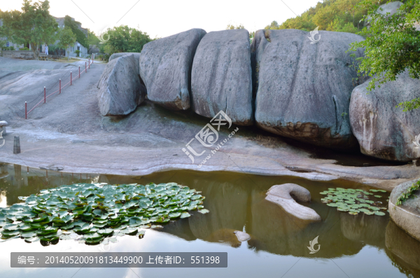 斗帽島,仙人足跡