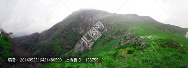霧鎖白云山