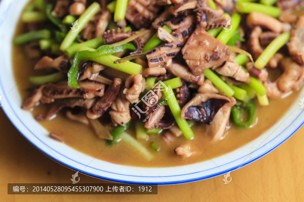 蒜苔炒海參