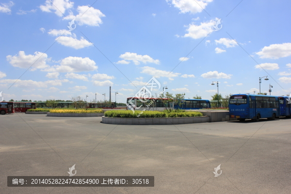 長春西站南廣場