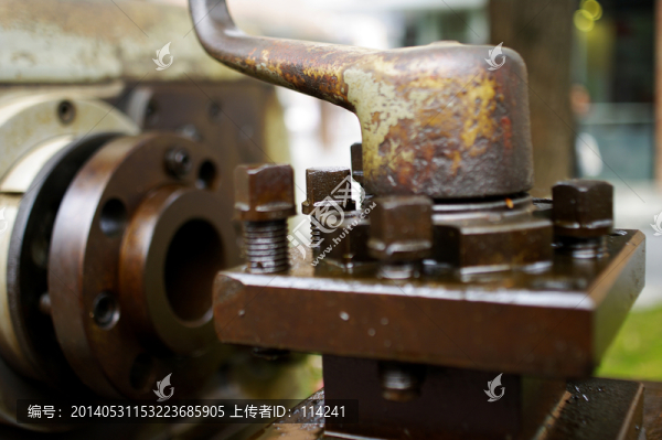 廢棄的工業(yè)設(shè)備