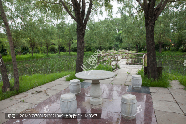 公園石桌