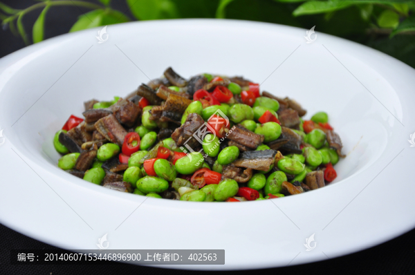 青豆?fàn)F泥鰍