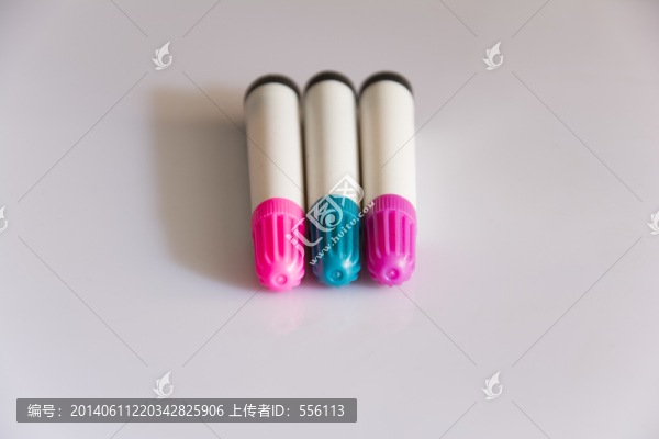彩色水彩筆