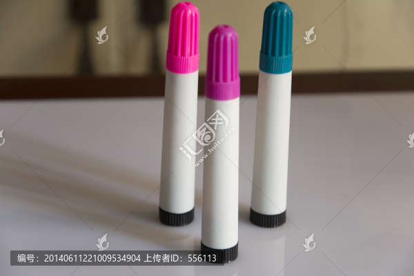 彩色的水彩筆