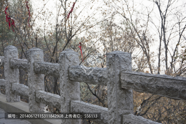 一端護(hù)欄