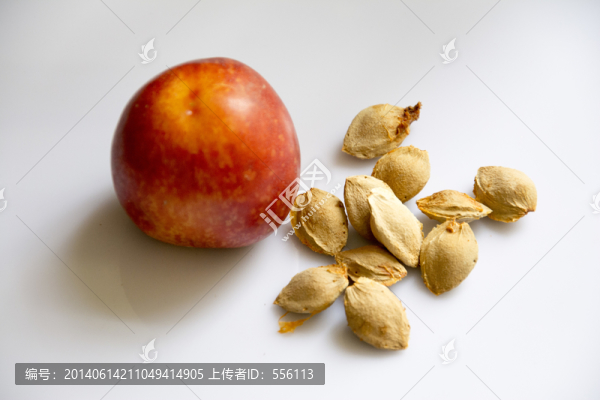 桃與杏仁