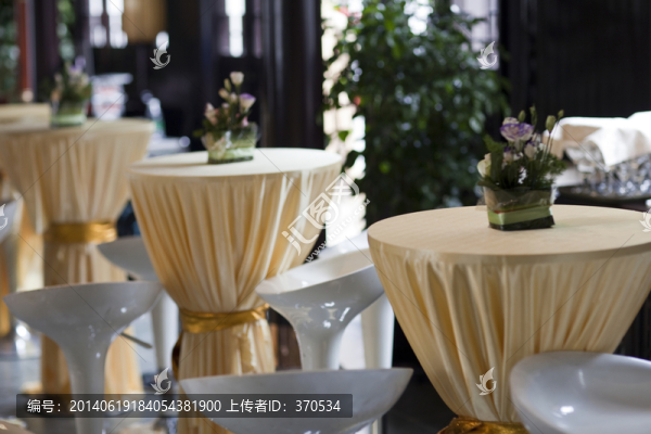 休閑場(chǎng)所,圓桌