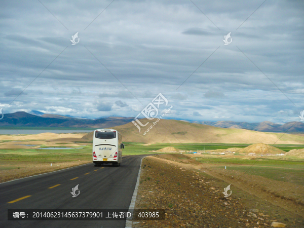 西藏阿里地區(qū)公路美景