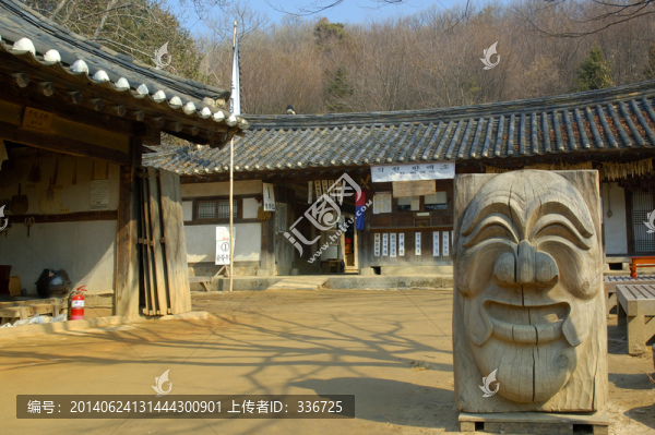 韓國(guó)水原民俗村木雕面具