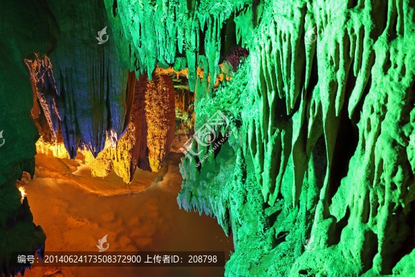 張關(guān)水溶洞