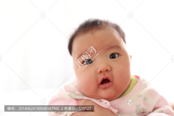 嬰兒