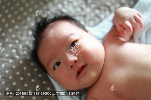 嬰兒