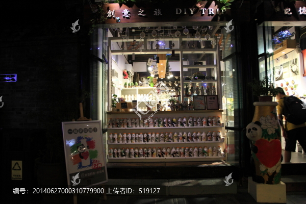 寬窄巷子夜景創(chuàng)意門店