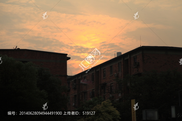 老房子夕陽(yáng)