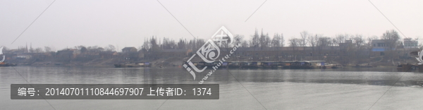 河岸風光