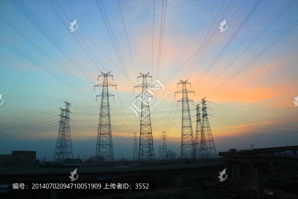 輸電鐵塔