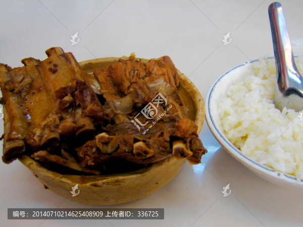 青島排骨砂鍋米飯