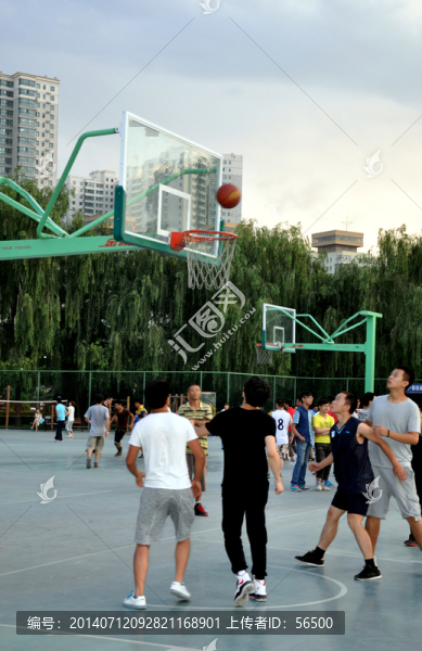 打籃球
