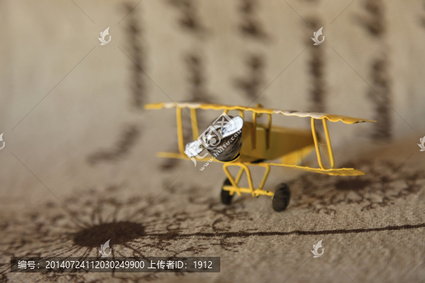 老式飛機(jī)