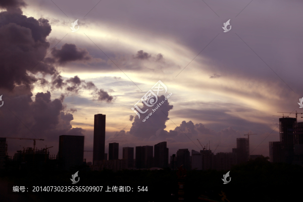 天空晚霞