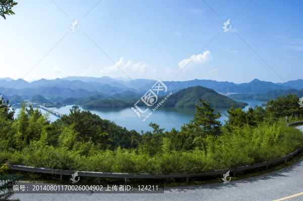 環(huán)湖公路