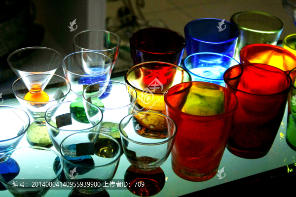 玻璃色彩杯