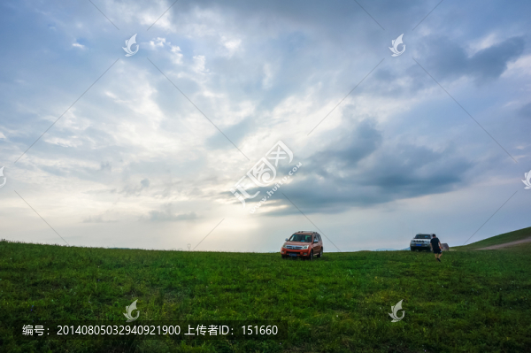 汽車草原越野駕駛
