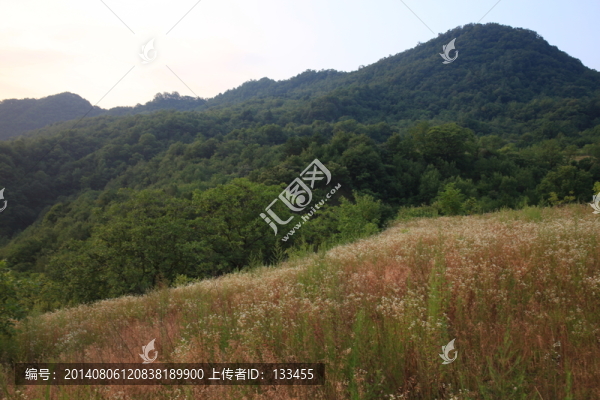 山間云霞