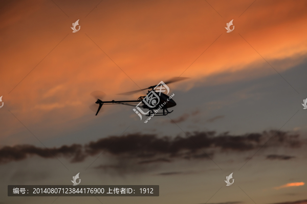 直升飛機(jī)