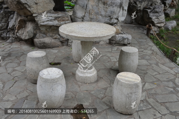 石凳石桌