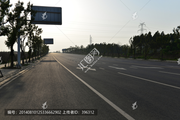 6車(chē)道馬路