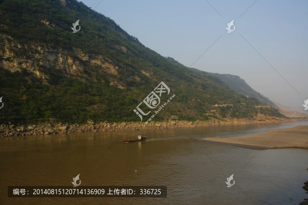 金沙江西部大峽谷,貨船