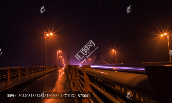 雨天夜景