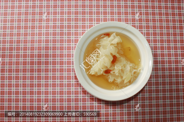 雪耳枸杞百合大靚湯