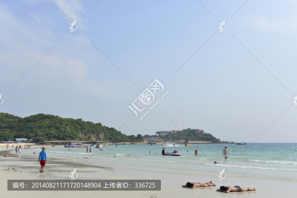 克蘭島達(dá)元海灘日光浴