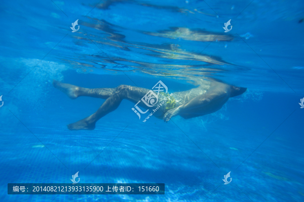 水下游泳
