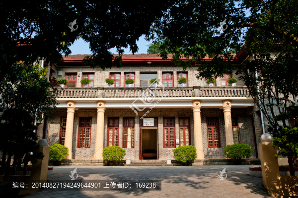 崇左江州區(qū)政府辦公樓,正面