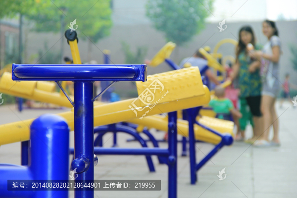 健身廣場(chǎng),健身器材