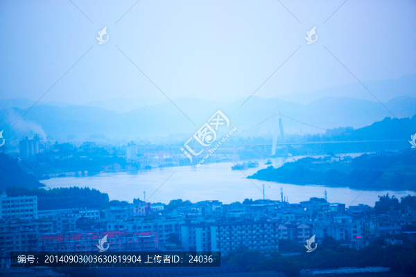 藍(lán)調(diào),清晨柳江風(fēng)光