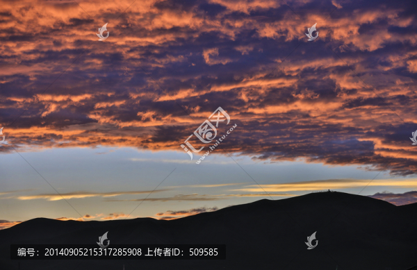 高原朝霞