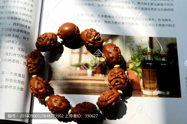 十八羅漢核雕手串