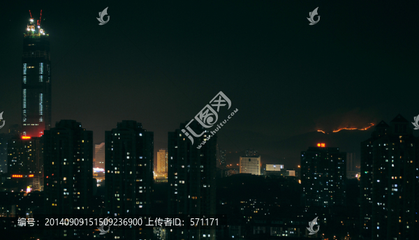 深圳遠(yuǎn)眺香港山火