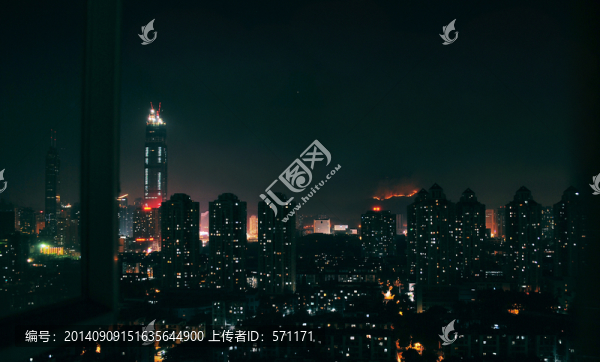 深圳遠眺香港山火