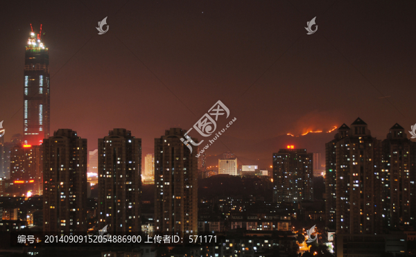 深圳遠(yuǎn)看香港元朗山火
