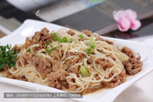 肥牛炒面